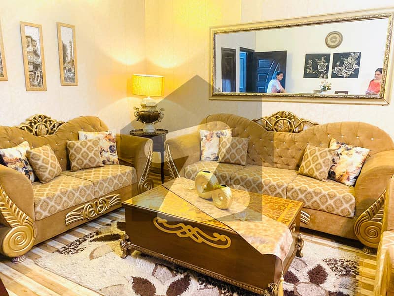 Beautiful Renovated 5.5 Marla House With 2x Portions