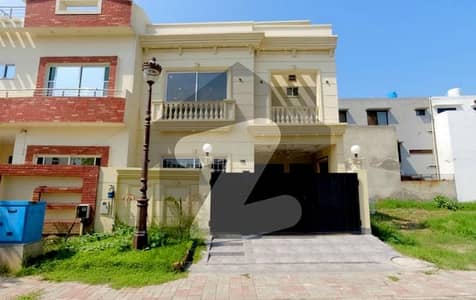 Prime Location 5 Marla House Available For Sale In   Dream Gardens  - Block E, Lahore