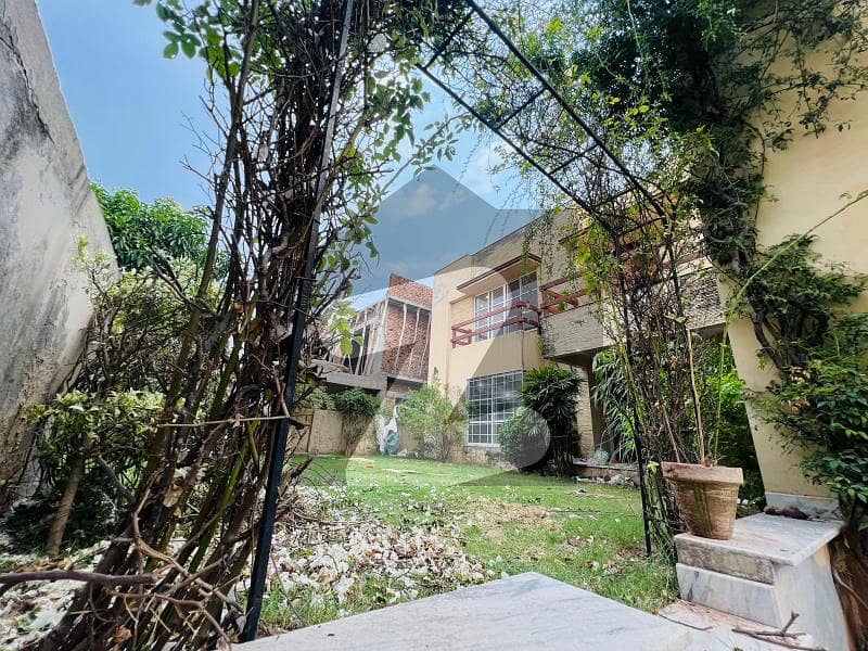 Margalla Rd House For Sale F-7/3