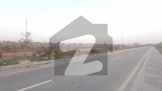 Hot Location 5 Marla Plot For Sale In New Lahore City