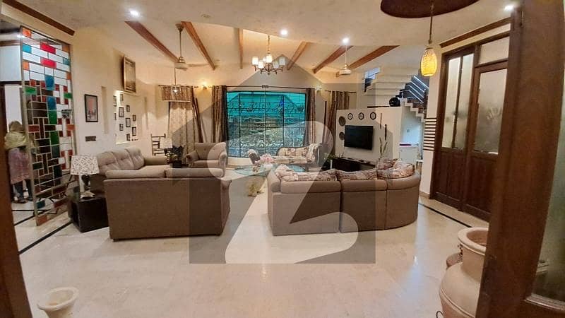 One Kanal Beautiful House For Sale One Kanal Beautiful House For Sale