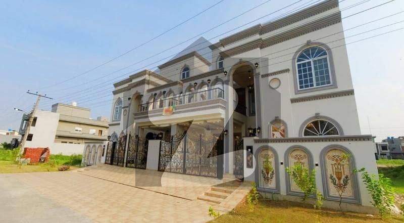 ایل ڈی اے ایوینیو لاہور میں 5 کمروں کا 10 مرلہ مکان 3.59 کروڑ میں برائے فروخت۔