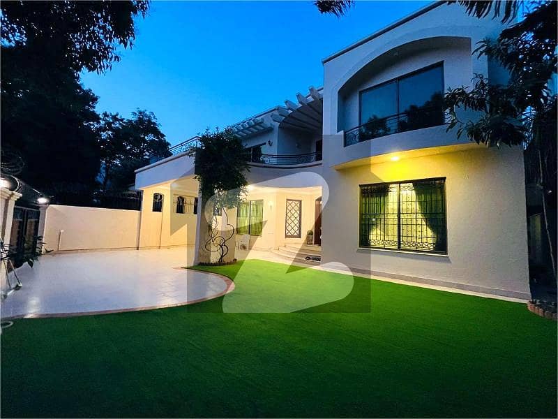 F6.3 1000 Square Yard New Beautiful House F6.3 1000 Square Yard New Beautiful House