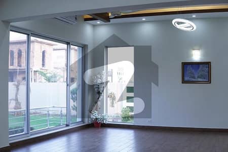 10 MARLA FULL HOUSE AVAILABLE FOR RENT IN WAPDA TOWN