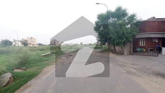 8 Marla In D Block DHA 9 Town Plot For Sale