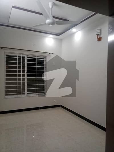 میڈیا ٹاؤن ۔ بلاک سی میڈیا ٹاؤن,راولپنڈی میں 3 کمروں کا 10 مرلہ زیریں پورشن 1.1 لاکھ میں کرایہ پر دستیاب ہے۔