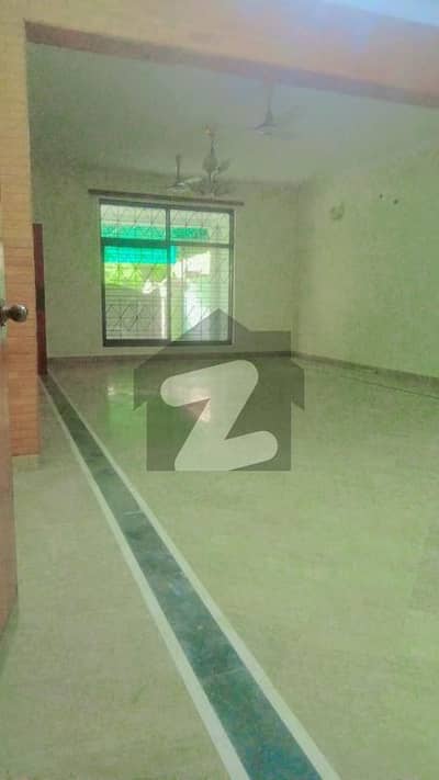 5 Marla Hall Available For Rent Near By Emporium Mall