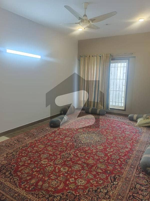 Luxury 3 Bedroom Apartment In The Heart Of The City Luxury 3 Bedroom Apartment In The Heart Of The City