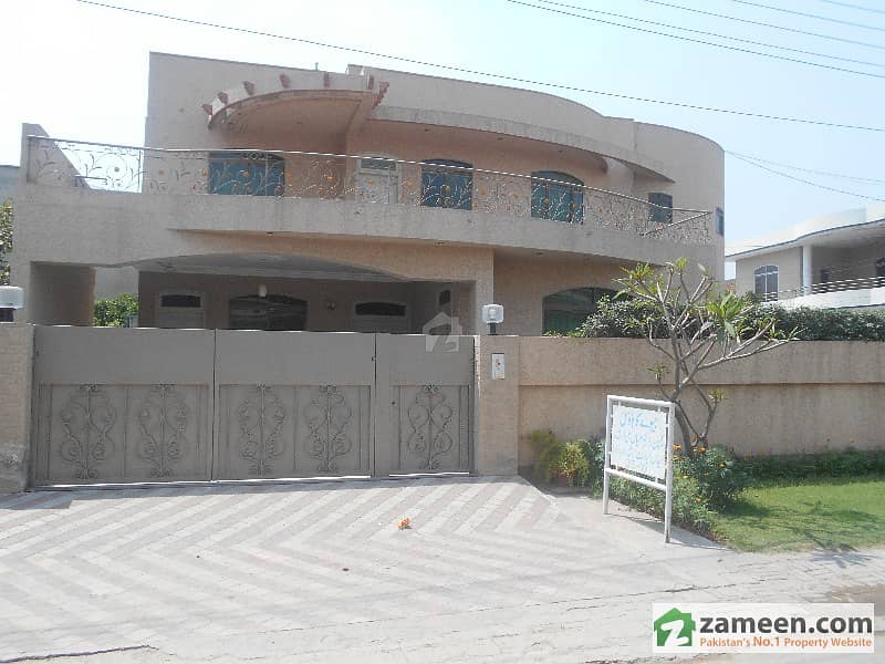 26 Marla House For Sale In Farid Town Sahiwal