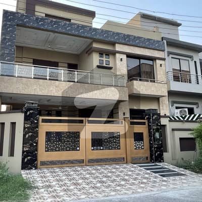 واپڈا ٹاؤن ۔ بلاک بی2 واپڈا ٹاؤن,گوجرانوالہ میں 6 کمروں کا 10 مرلہ مکان 4.15 کروڑ میں برائے فروخت۔