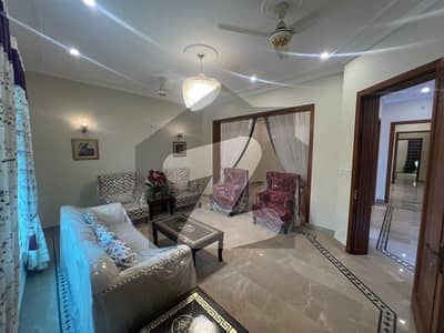 ایف ۔ 11/3 ایف ۔ 11,اسلام آباد میں 6 کمروں کا 2 کنال مکان 29.0 کروڑ میں برائے فروخت۔