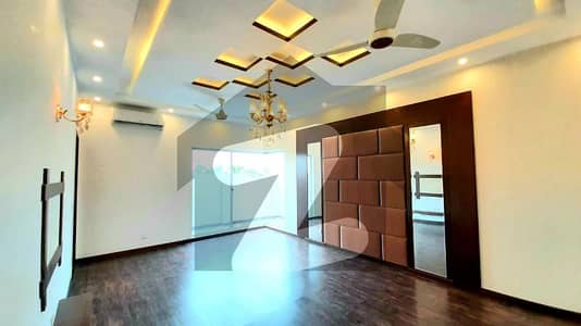 ڈی ایچ اے فیز 5 ڈیفنس (ڈی ایچ اے),لاہور میں 5 کمروں کا 1 کنال مکان 2.6 لاکھ میں کرایہ پر دستیاب ہے۔