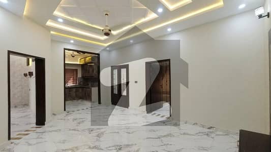 بحریہ ٹاؤن عمر بلاک بحریہ ٹاؤن سیکٹر B,بحریہ ٹاؤن,لاہور میں 3 کمروں کا 8 مرلہ مکان 80.0 ہزار میں کرایہ پر دستیاب ہے۔