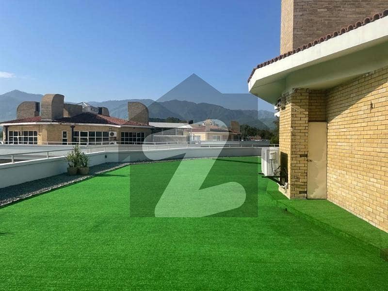 23 Kanal Farm House Available For Sale