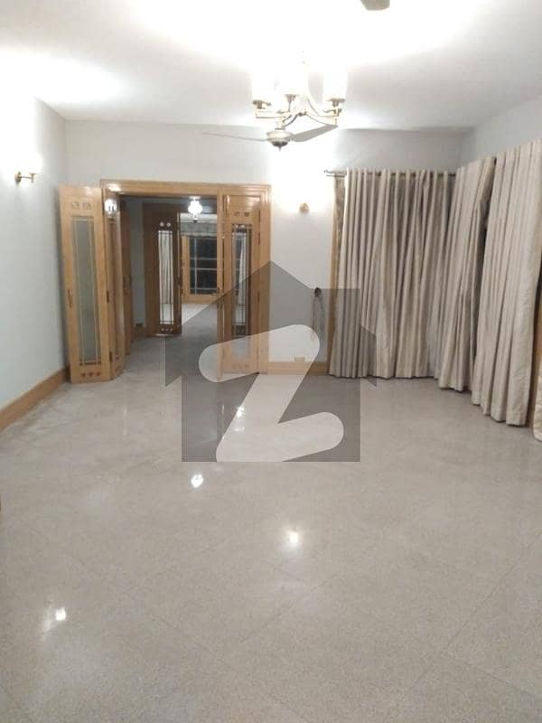 F10 Beautiful Three Bed Portion F10 Beautiful Three Bed Portion
