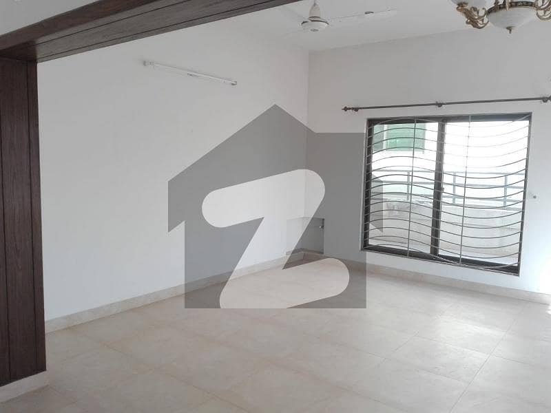 ای ۔ 11 اسلام آباد میں 3 کمروں کا 1 کنال زیریں پورشن 1.4 لاکھ میں کرایہ پر دستیاب ہے۔ ای ۔ 11 اسلام آباد میں 3 کمروں کا 1 کنال زیریں پورشن 1.4 لاکھ میں کرایہ پر دستیاب ہے۔