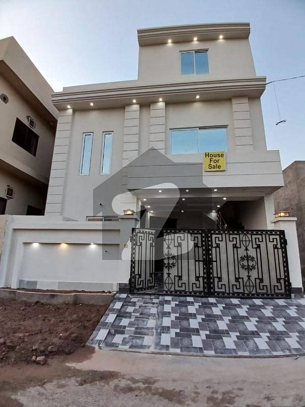 5 Marla Brand New House Available For Sale