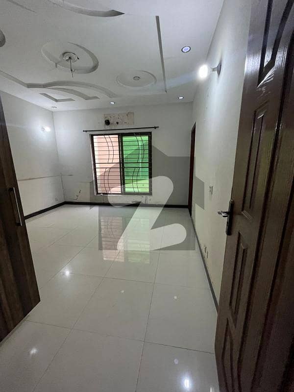 10 MARLA UPPER PORTION AVAILABLE FOR RENT