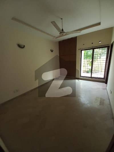 12 Marla Zamin House For Rent In Lake City Sector M1