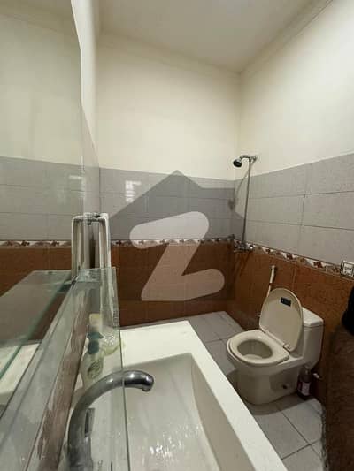 FULLY FURNISHED BEDROOM FOR RENT