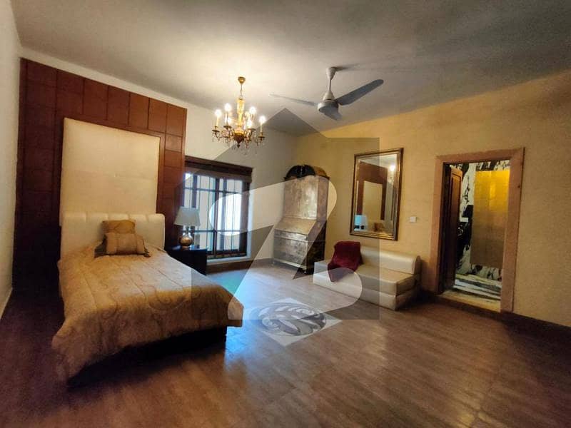 Well Maintained With Big Front House Available For For Sale In F-6 Well Maintained With Big Front House Available For For Sale In F-6