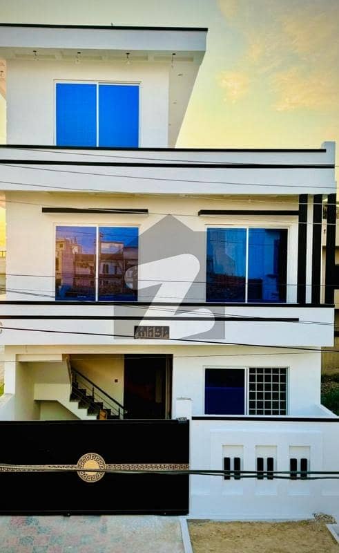 BRAND NEW DOUBLE-STOREY CORNER HOUSE BRAND NEW DOUBLE-STOREY CORNER HOUSE