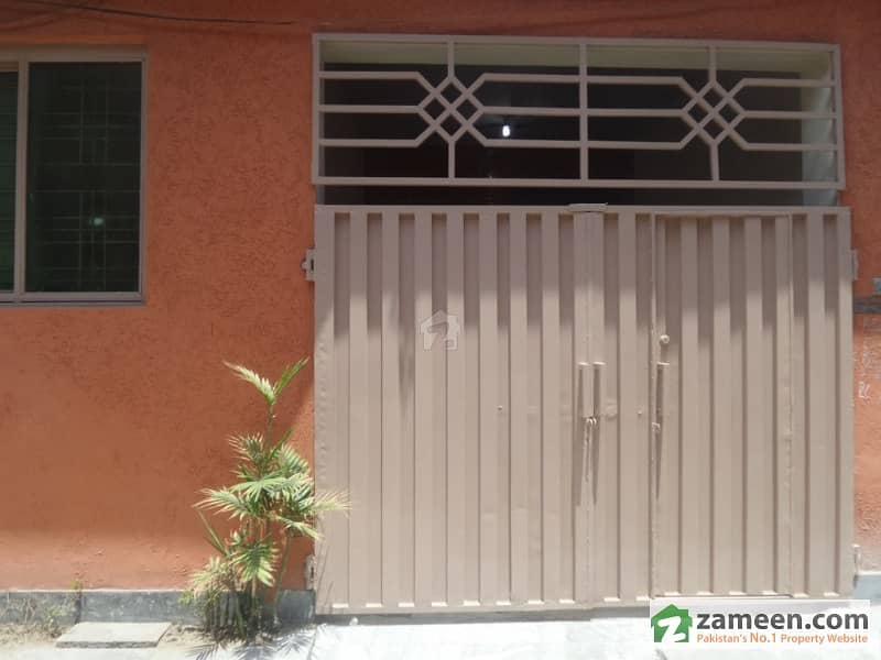 Old House Is Available For Sale In Shaheen Colony