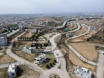 ڈی ایچ اے فیز 3 ۔ بلاک بی ڈی ایچ اے ڈیفینس فیز 3,ڈی ایچ اے ڈیفینس,اسلام آباد میں 3 مرلہ کمرشل پلاٹ 2.1 کروڑ میں برائے فروخت۔