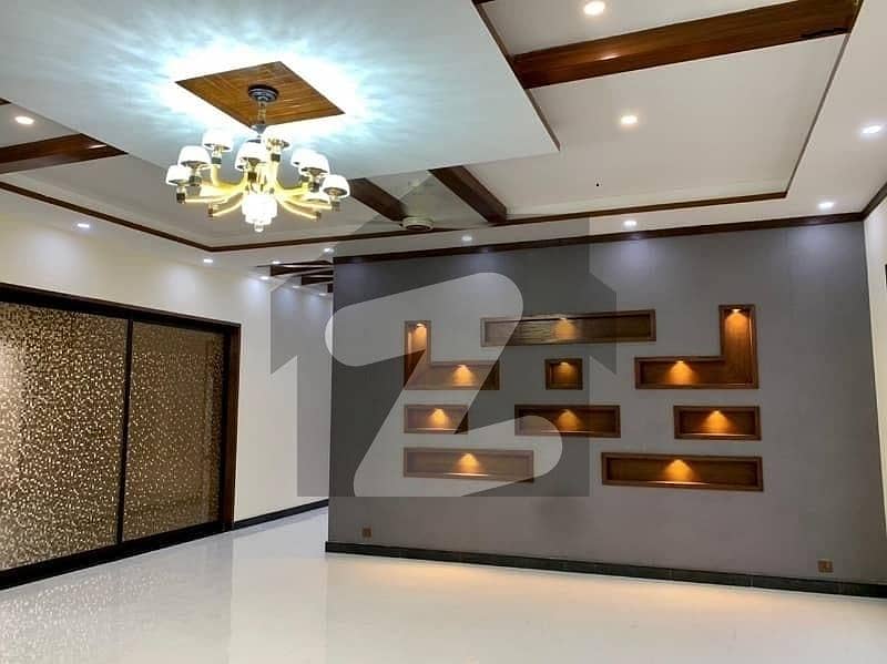 P1 LUXARY VILLA FOR SALE IN BAHRIA TOWN KARACHI