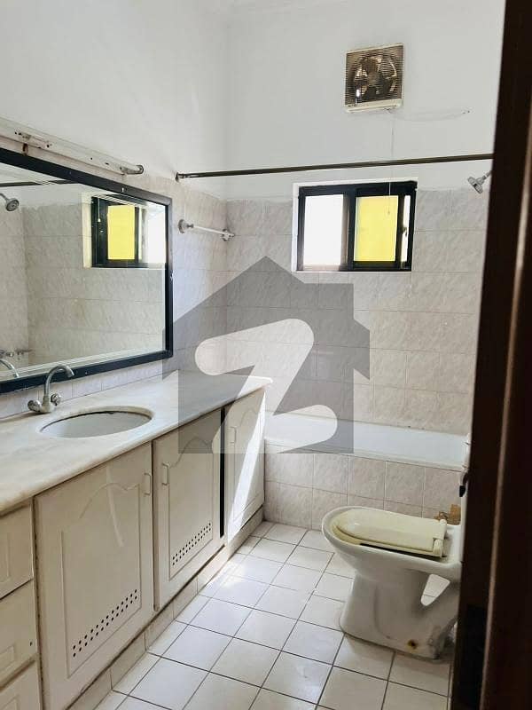 F11/4 Beautiful Upper Portion Very Reasonable Rent F11/4 Beautiful Upper Portion Very Reasonable Rent