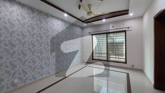 چکلالہ سکیم 3 چکلالہ سکیم,راولپنڈی میں 8 کمروں کا 8 مرلہ مکان 2.6 کروڑ میں برائے فروخت۔ چکلالہ سکیم 3 چکلالہ سکیم,راولپنڈی میں 8 کمروں کا 8 مرلہ مکان 2.6 کروڑ میں برائے فروخت۔