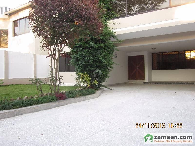 E-7 - Beautiful 5 Bed Room Ideal House For Executives Is Available For Rent