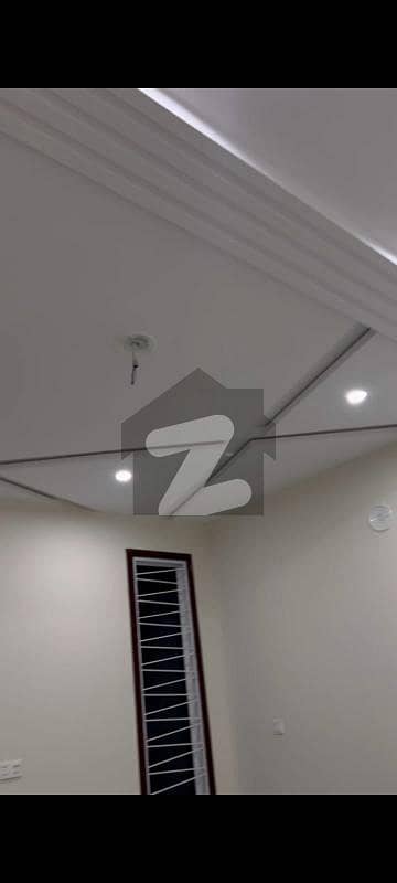 ڈی سی کالونی گوجرانوالہ میں 5 کمروں کا 10 مرلہ مکان 4.25 کروڑ میں برائے فروخت۔