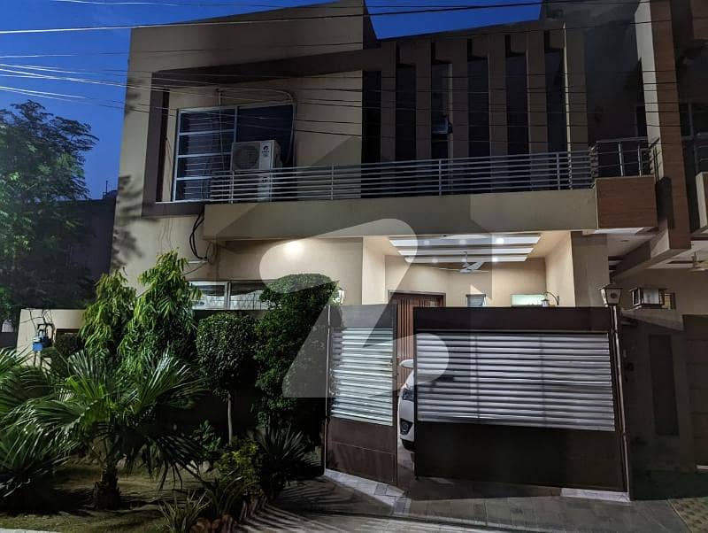 اسٹیٹ لائف ہاؤسنگ سوسائٹی لاہور میں 3 کمروں کا 5 مرلہ مکان 1.8 کروڑ میں برائے فروخت۔ اسٹیٹ لائف ہاؤسنگ سوسائٹی لاہور میں 3 کمروں کا 5 مرلہ مکان 1.8 کروڑ میں برائے فروخت۔
