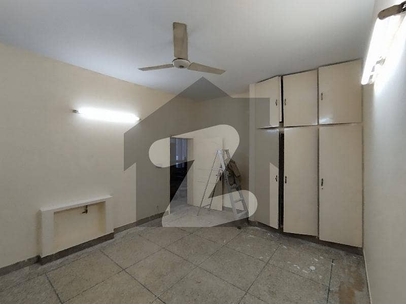 Upper Portion Is Available For Rent In I-8 Upper Portion Is Available For Rent In I-8