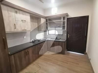 Book A 7 Marla House In Shalimar Colony