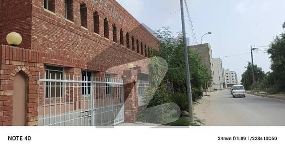 ڈی ایچ اے فیز 7 ایکسٹینشن ڈی ایچ اے ڈیفینس,کراچی میں 4 مرلہ کمرشل پلاٹ 3.35 کروڑ میں برائے فروخت۔