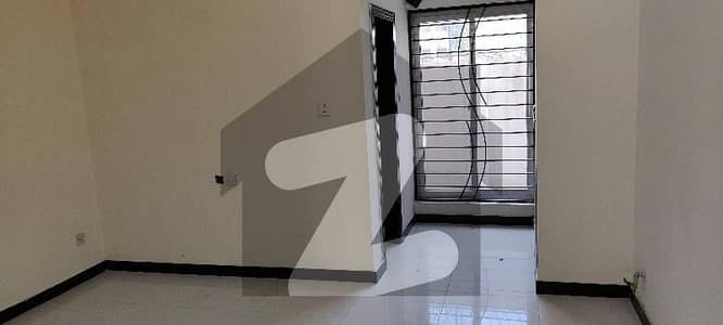 رِیور گارڈن اسلام آباد میں 3 کمروں کا 7 مرلہ مکان 2.45 کروڑ میں برائے فروخت۔
