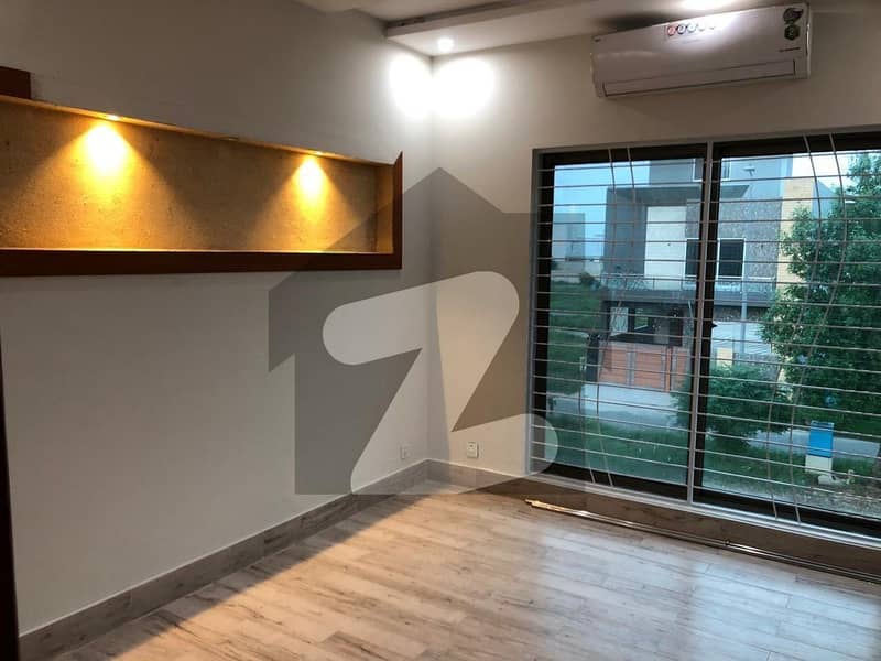 15 MARLA CORNER LOWER PORTION AVAILABLE FOR RENT IN OPF SOCIETY 15 MARLA CORNER LOWER PORTION AVAILABLE FOR RENT IN OPF SOCIETY