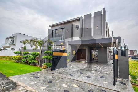 ڈی ایچ اے فیز 6 - بلاک ای فیز 6,ڈیفنس (ڈی ایچ اے),لاہور میں 5 کمروں کا 1 کنال مکان 9.95 کروڑ میں برائے فروخت۔