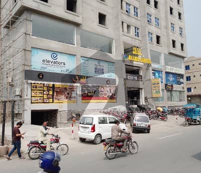 Prime Location Narwala Road Flat Sized 604 Square Feet For sale