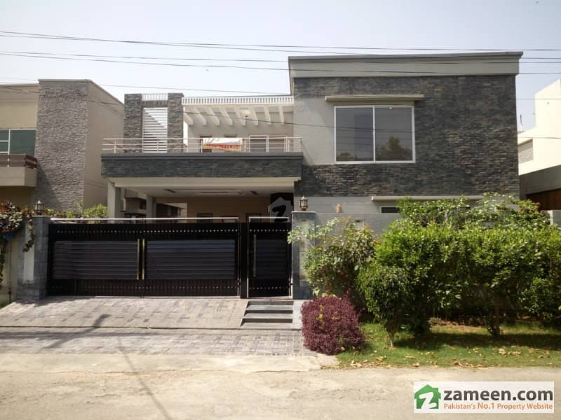 Brand New Beautiful Bungalow For Sale In Lahore
