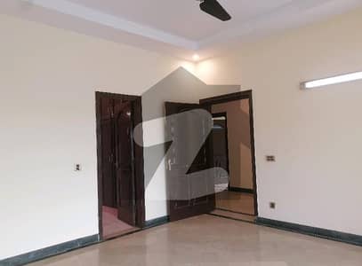 1 Kanal House In DHA Vacant For Rent In CC Block