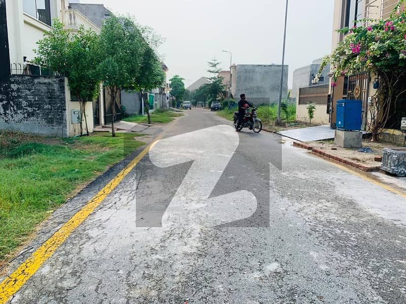 اقبال گارڈن لاہور - اسلام آباد موٹروے,لاہور میں 2 مرلہ کمرشل پلاٹ 29.5 لاکھ میں برائے فروخت۔ اقبال گارڈن لاہور - اسلام آباد موٹروے,لاہور میں 2 مرلہ کمرشل پلاٹ 29.5 لاکھ میں برائے فروخت۔