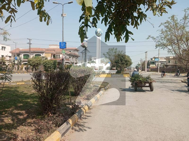 آئی ای پی انجینئرز ٹاؤن - سیکٹر بی آئی ای پی انجینئرز ٹاؤن,لاہور میں 12 مرلہ کمرشل پلاٹ 4.5 کروڑ میں برائے فروخت۔ آئی ای پی انجینئرز ٹاؤن - سیکٹر بی آئی ای پی انجینئرز ٹاؤن,لاہور میں 12 مرلہ کمرشل پلاٹ 4.5 کروڑ میں برائے فروخت۔
