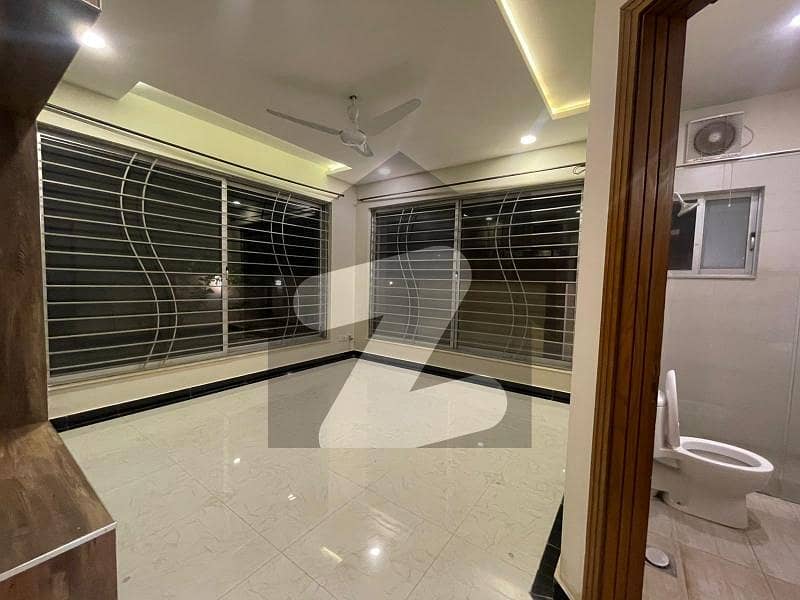 Elegant 5 Bed Rooms Defense Villa Available For Rent Elegant 5 Bed Rooms Defense Villa Available For Rent