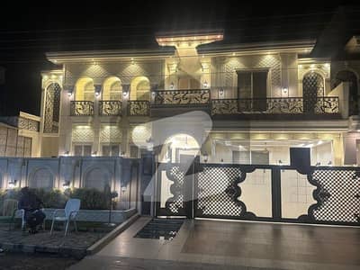 ڈی سی کالونی ۔ راوی بلاک ڈی سی کالونی,گوجرانوالہ میں 5 کمروں کا 1 کنال مکان 8.75 کروڑ میں برائے فروخت۔ ڈی سی کالونی ۔ راوی بلاک ڈی سی کالونی,گوجرانوالہ میں 5 کمروں کا 1 کنال مکان 8.75 کروڑ میں برائے فروخت۔
