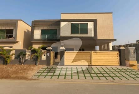 Ideally Located House Of 375 Square Yards Is Available For Rent In Karachi