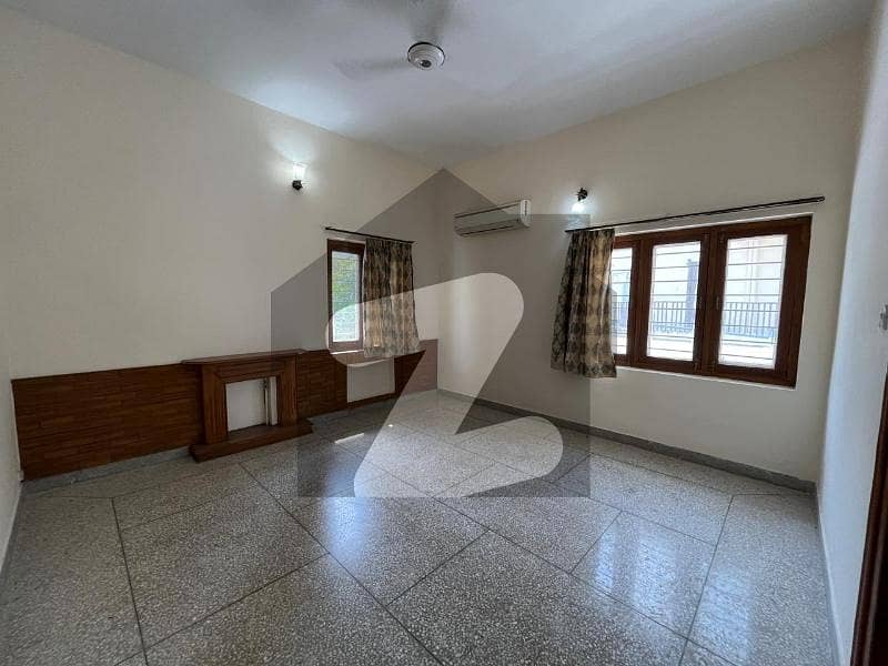 Demoldable House With Extra land Available For Sale Demoldable House With Extra land Available For Sale
