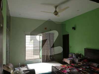 House FOR RENT Upper Portion Gas Avaiable